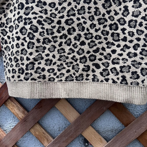 Anthropologie leopard print top - Picture 9 of 11